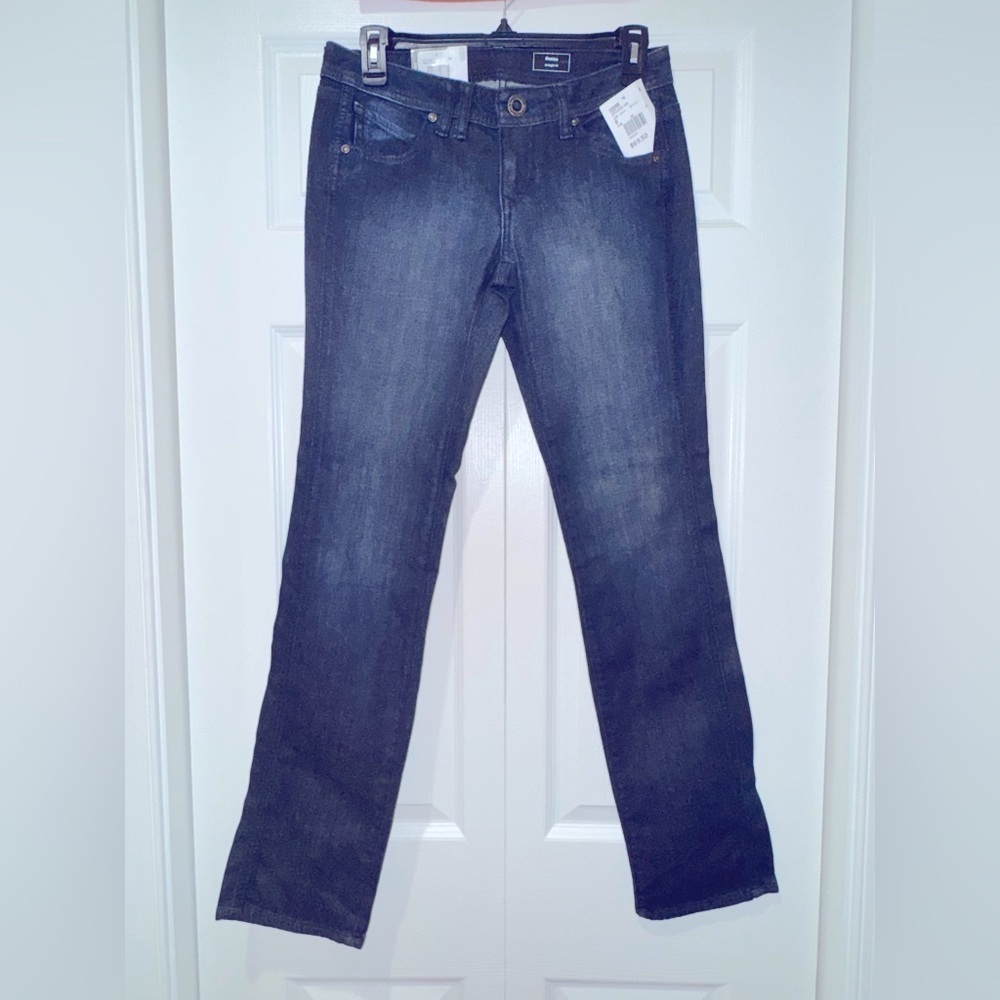 Volcom static straight 7” Low rise women’s jeans size 27/5jr. NWT